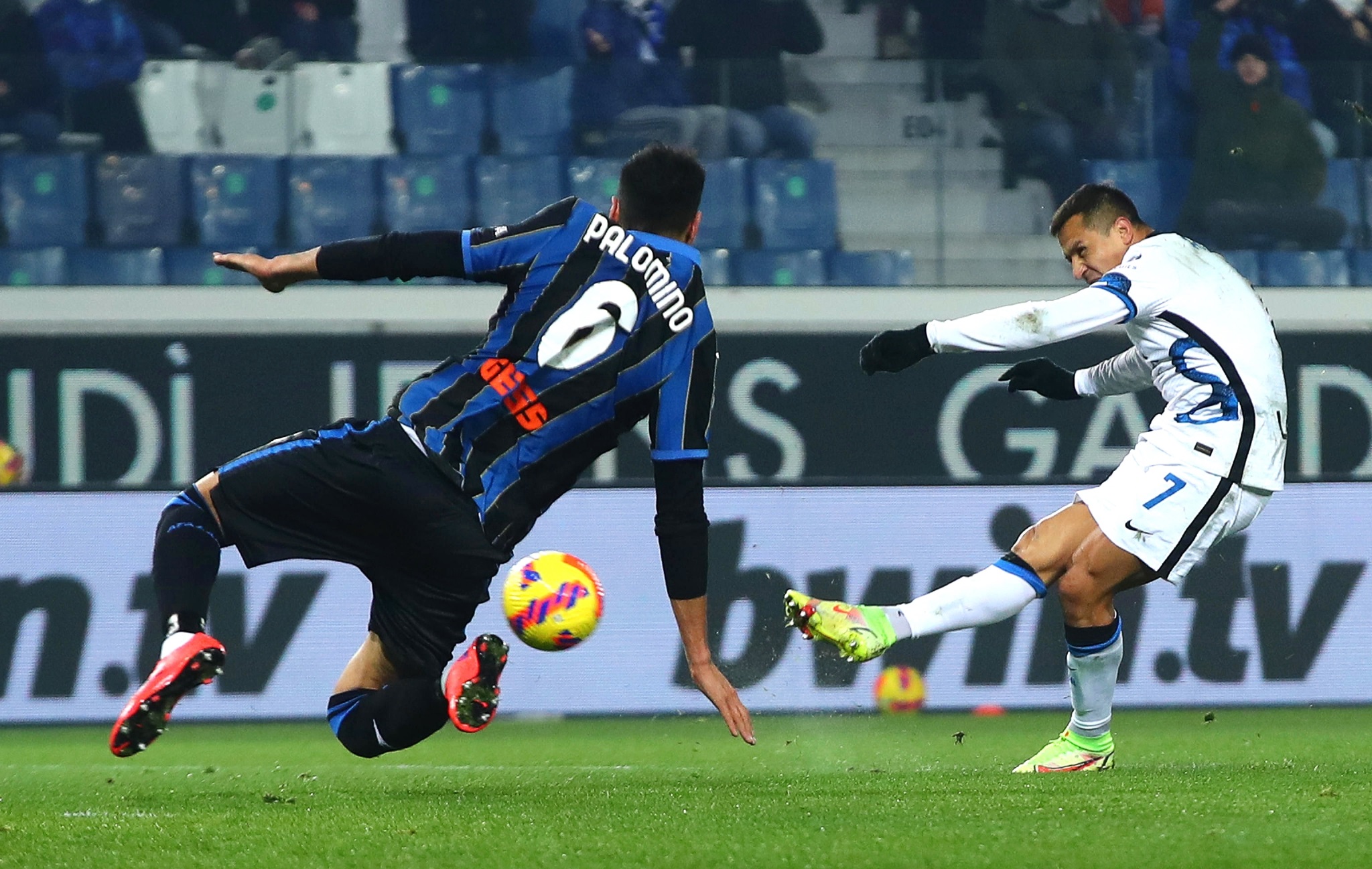 华体会官网 -莱比锡训练开放日，集结日止住颓势引欢呼，欧联在即，高层口径保持一致 