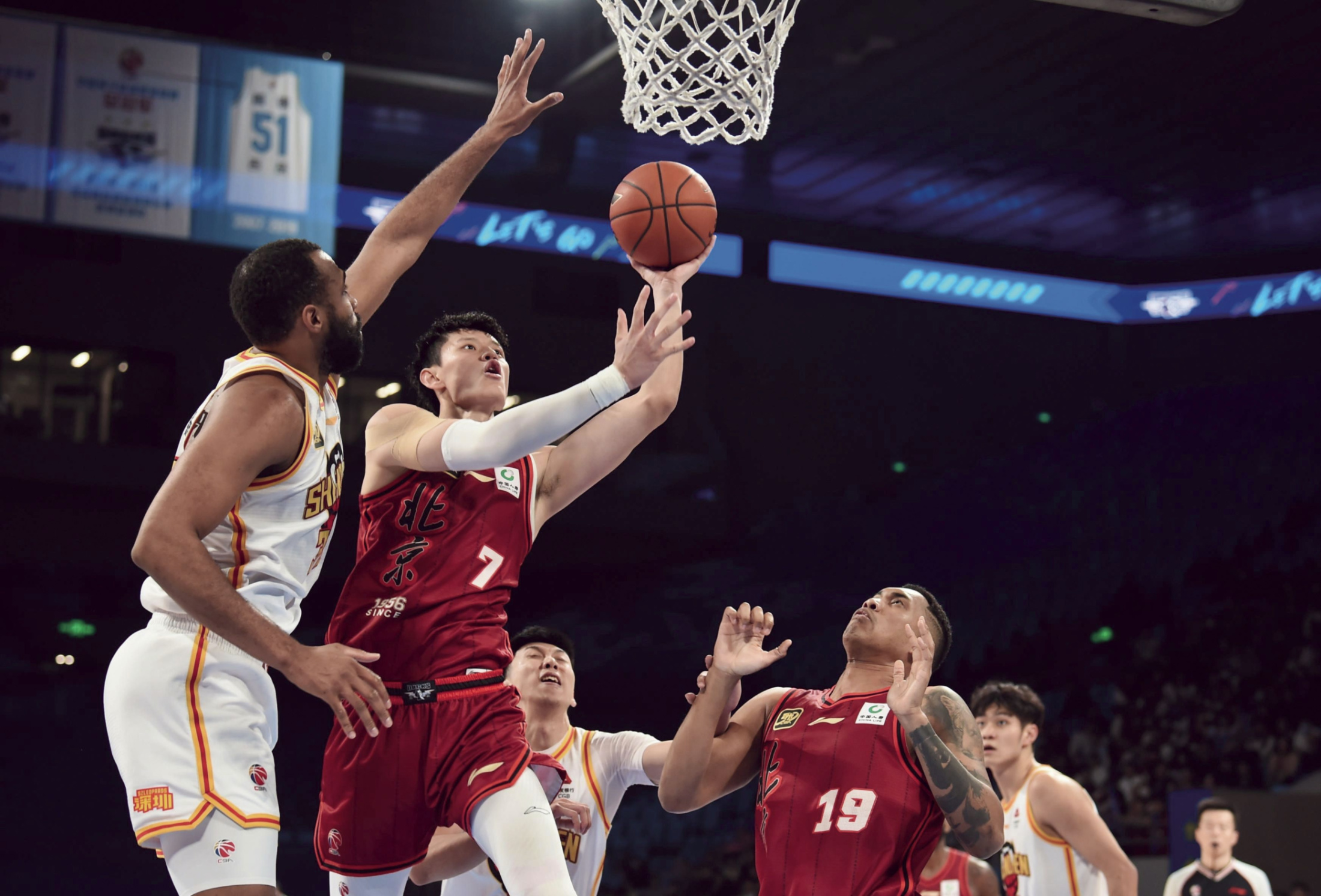 刚刚！布莱顿强势反弹备战CBA常规赛阿森纳今晚止住颓势，风云突变北京国安关键时刻状态回暖的简单介绍